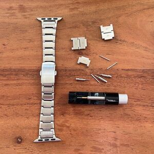 ⏰ Aopigavi Stainless Steel Women Band for Apple Watch with Accents